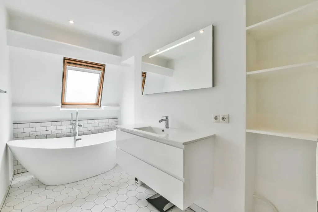 Ideas para reformar un baño pequeño y ganar espacio de almacenamiento